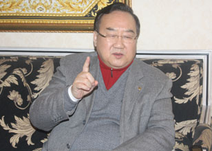 訪湖北玉立砂帶集團(tuán)股份有限公司董事長黎珊玉