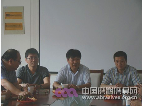 秘書長袁逢寬率行業同仁到訪江蘇金砂微粉科技有限公司