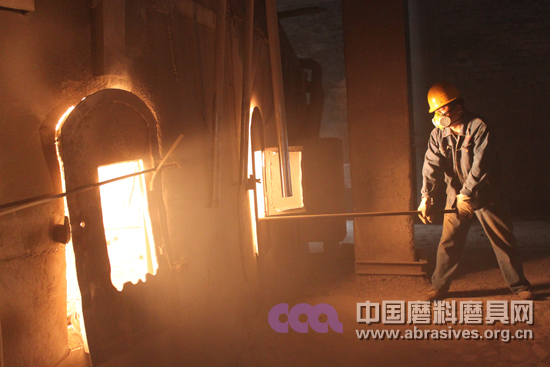 明珠電冶：同舟共濟赴生產 全力以赴創佳績