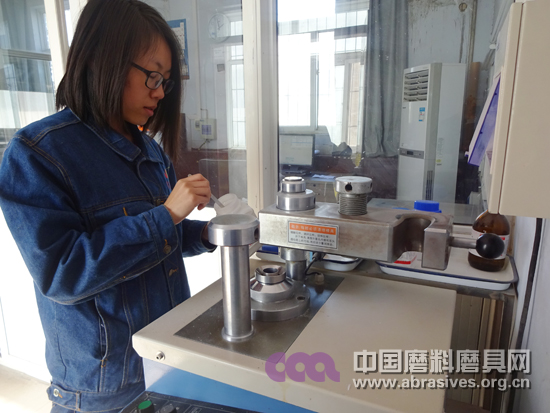 精益求精 力求完美—記三門峽明珠電冶化驗室