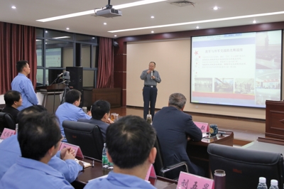 易成大學(xué)2015級(jí)管理人員研修班三次開(kāi)課順利進(jìn)行