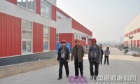 中國機床工具工業(yè)協(xié)會磨料磨具分會秘書長陳鵬、河南工業(yè)大學(xué)材料學(xué)院副院長栗正新一行到淄博調(diào)研魯信高新和淄博金龍等企業(yè)