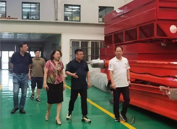 民盟淄博市委會(huì)李玲主委一行赴山東巨能數(shù)控機(jī)床走訪調(diào)研