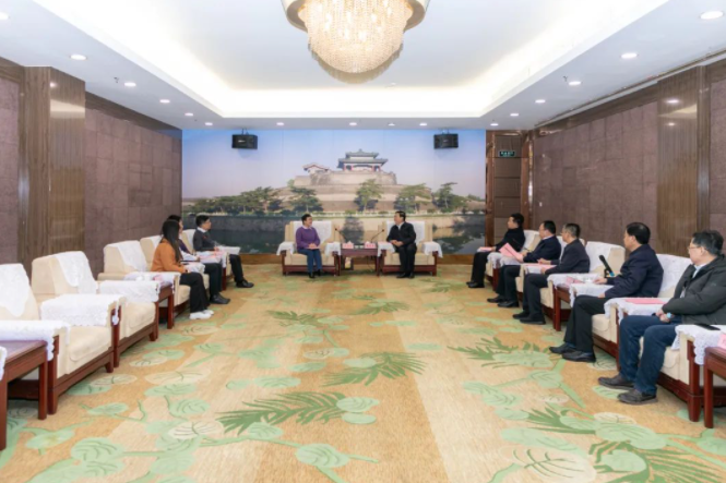 樊成華會見圣戈班磨料磨具中國區總經理曾玲玲